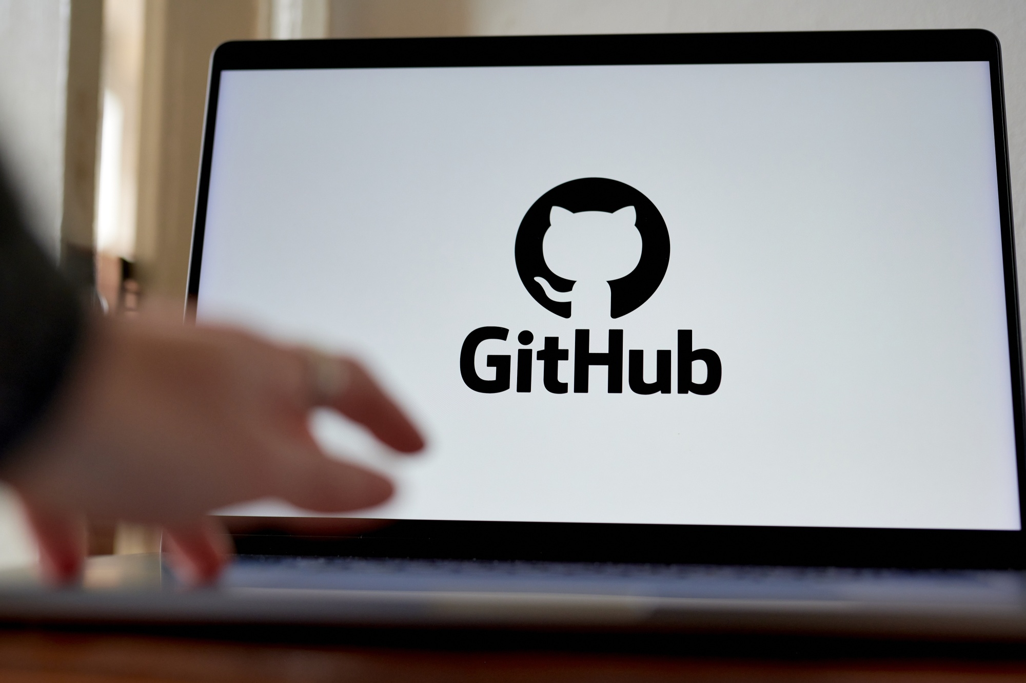 18 минут в маркетплейсе VS Code хватило, чтобы взломать GitHub изнутри