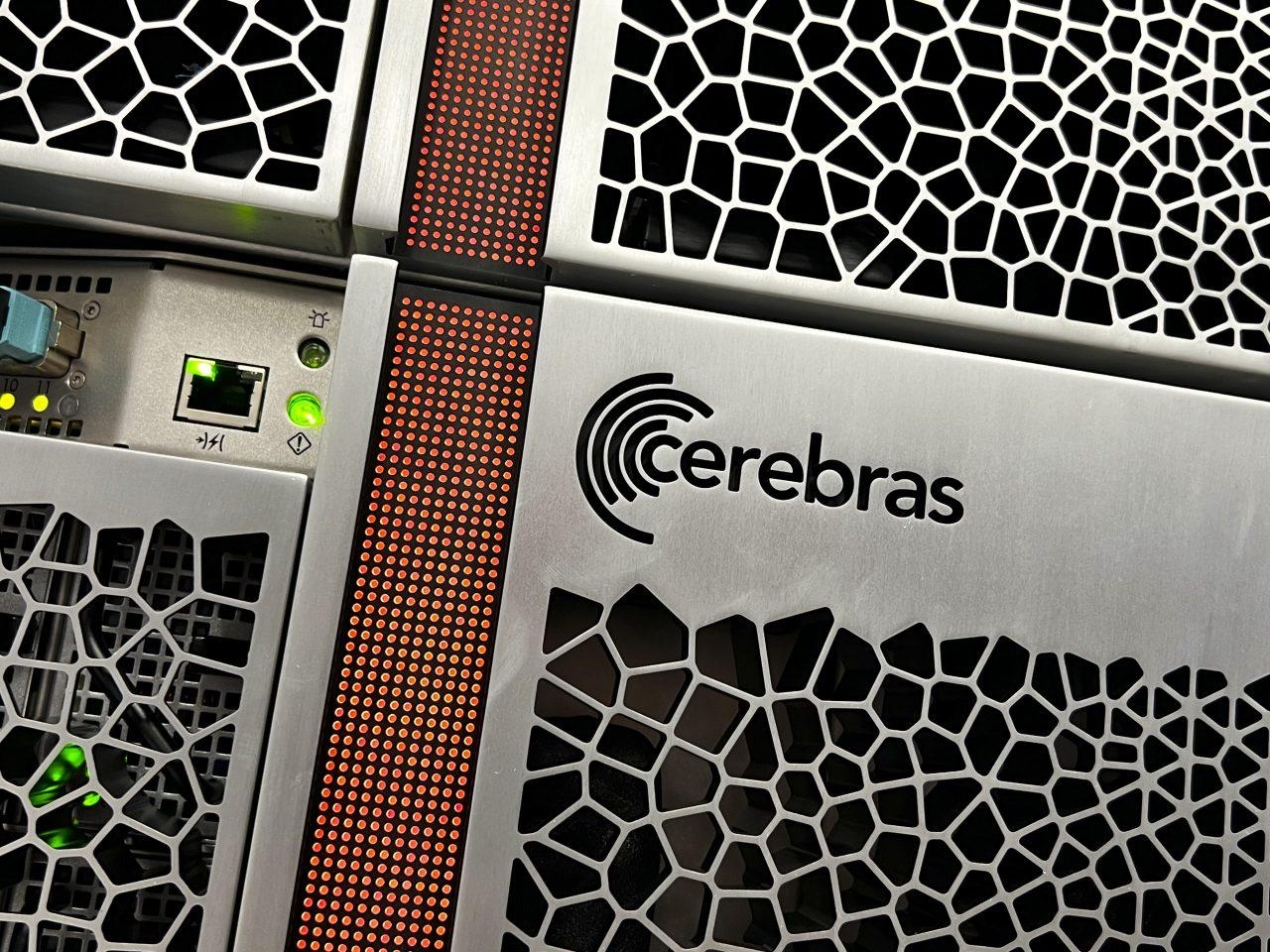 От убытка $485 млн к прибыли $88 млн за год: производитель чипов Cerebras идет на IPO