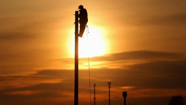 Провайдеры заявили о массовом демонтаже их оборудования на опорах «Россетей»