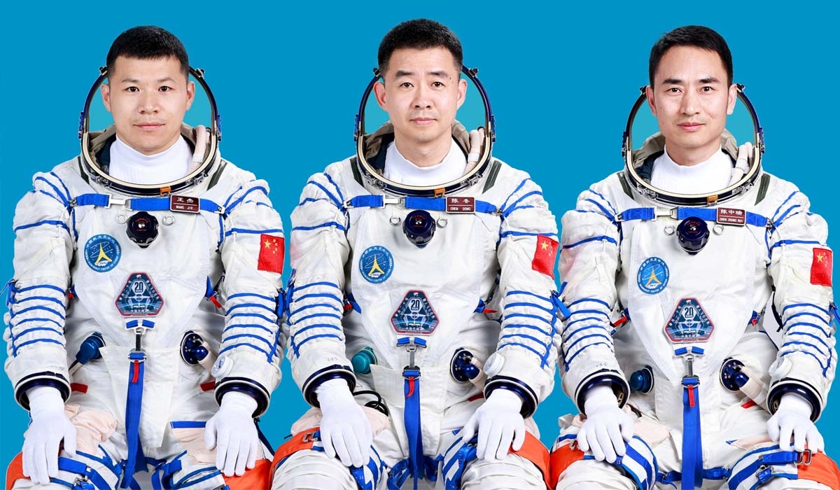 Представлены подробности про повреждение иллюминатора у спускаемого модуля космического корабля «Шэньчжоу-20»