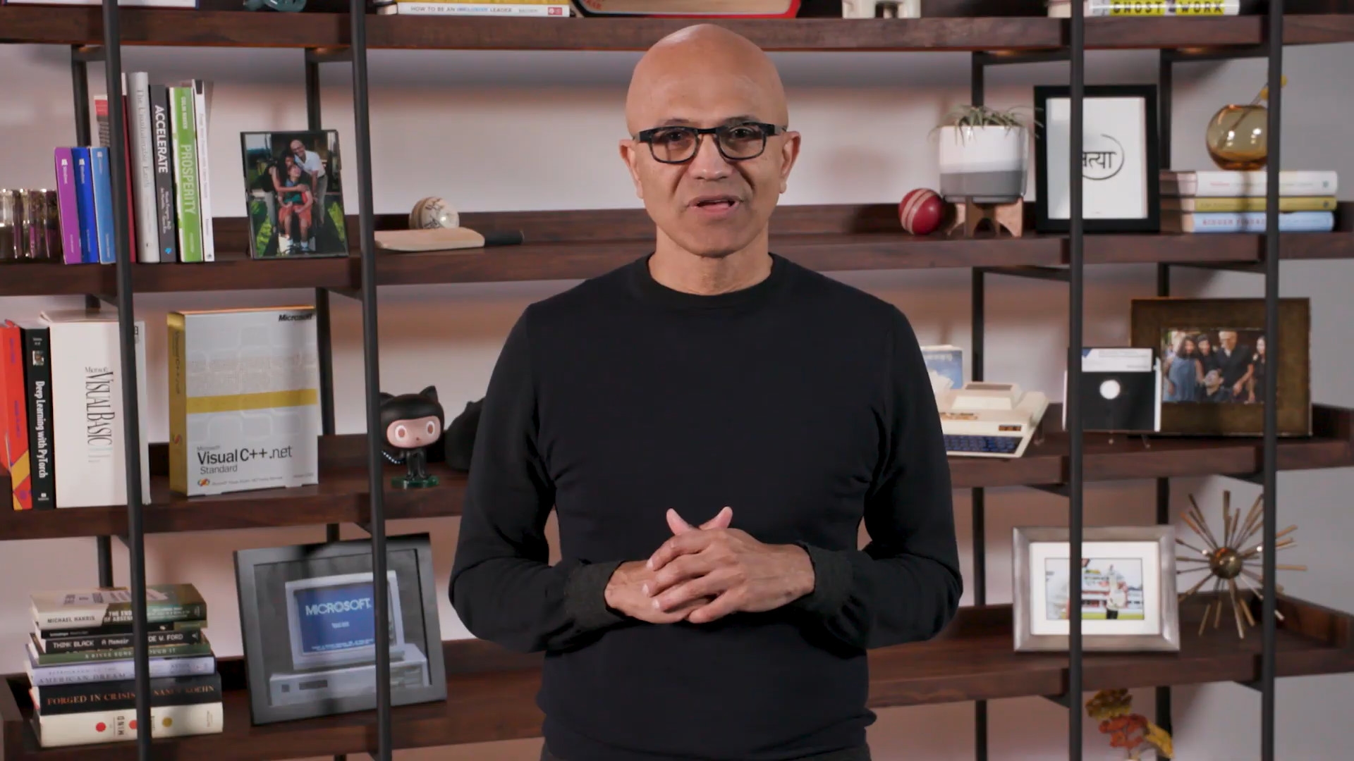 Гендиректор Microsoft объявил о необходимости контроля человека над суперинтеллектом