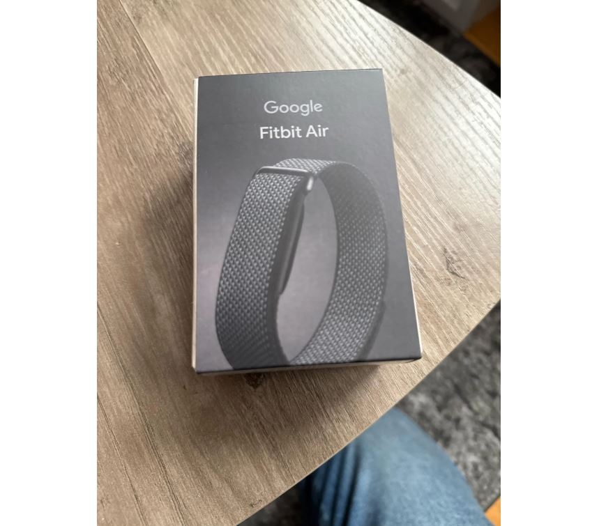 Google не успела апдейтнуть ПО для работы фитнес-браслетов Fitbit Air без дисплея и с подпиской