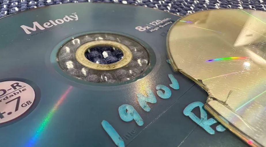 Коллекционеры старых CD и DVD столкнулись с деградацией носителей