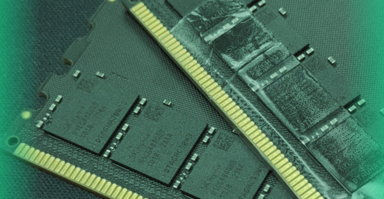 Хранилище подорожала, а собрать свежий ПК нужно? Понадобится всего только кусок скотча…