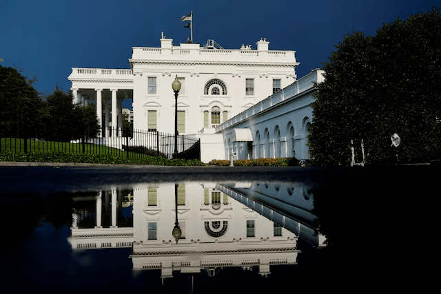 Белый дом хочет принять начальный большой федеральный закон об ИИ уже в 2026 году