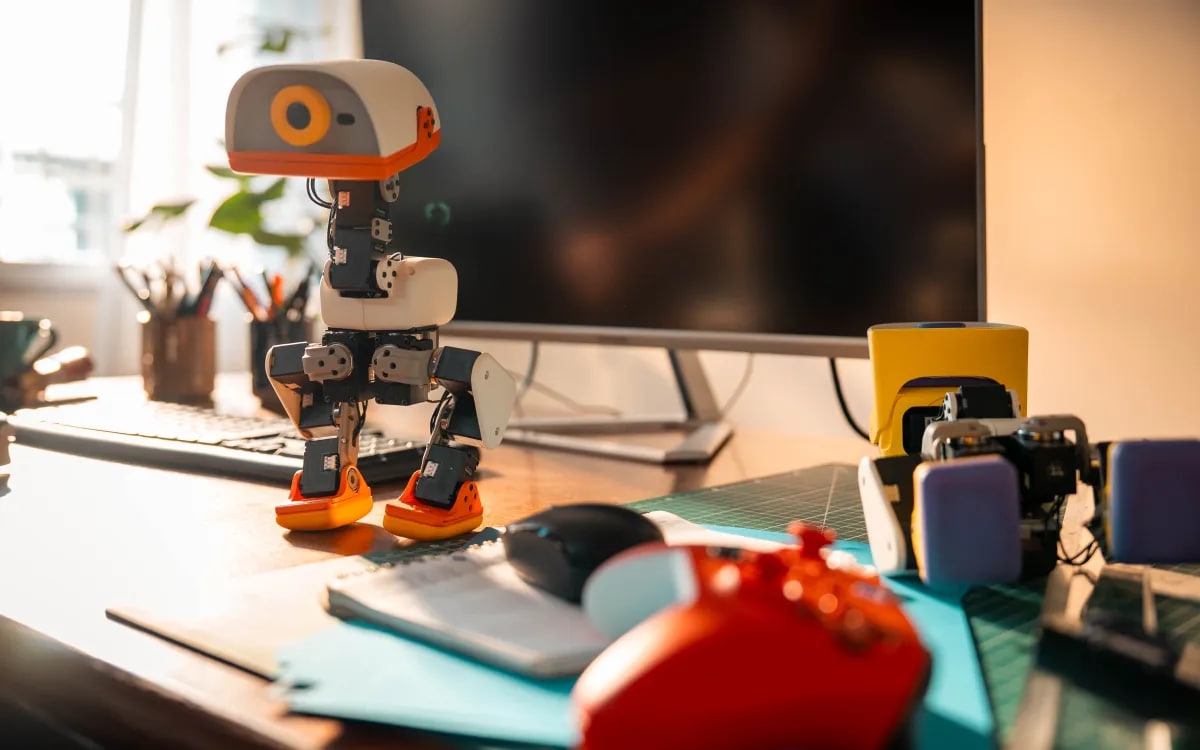 Hugging Face открыла предзаказ на робоутку Microduck: за сутки она принесла $2,6 млн