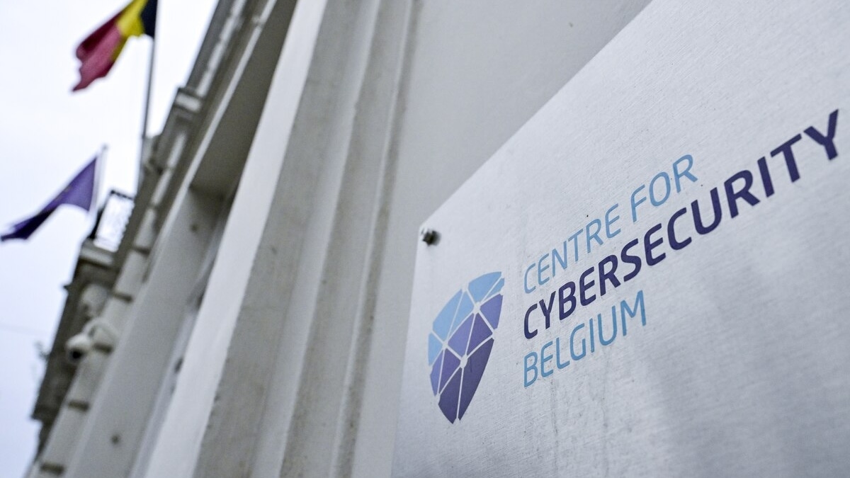 Хакеры украли информация мобильных телефонов сотрудников бельгийской разведывательной службы