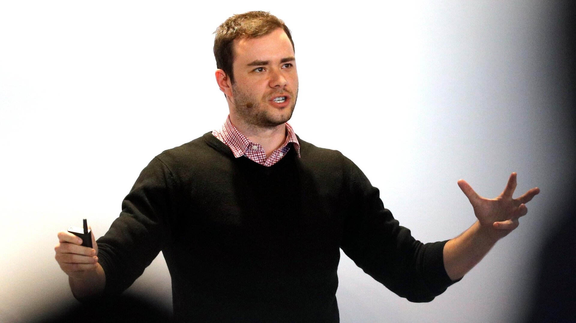 «Ошеломляющий прогресс»: Карпати пояснил, почему рывок ИИ виден только в коде и математике