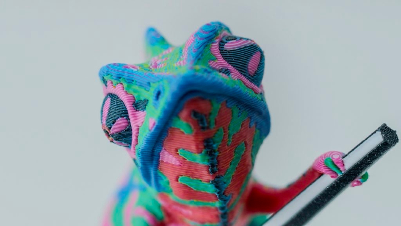 Prusa представила ColorMix — способ цветной FDM-печати, который даёт возможность послойно смешивать CMYKW-филаменты