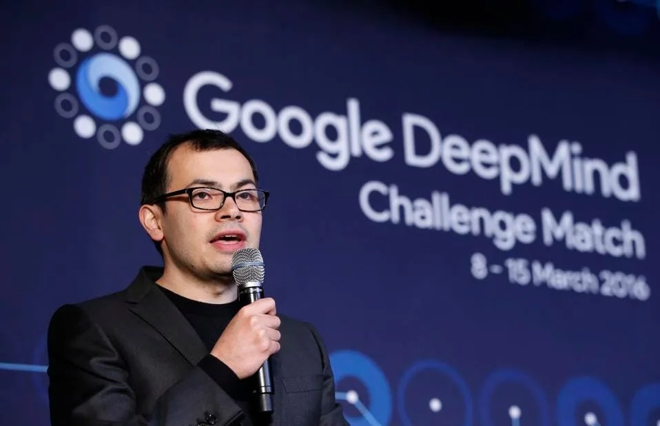 Топ-менеджер Google DeepMind хантит разработчиков Qwen
