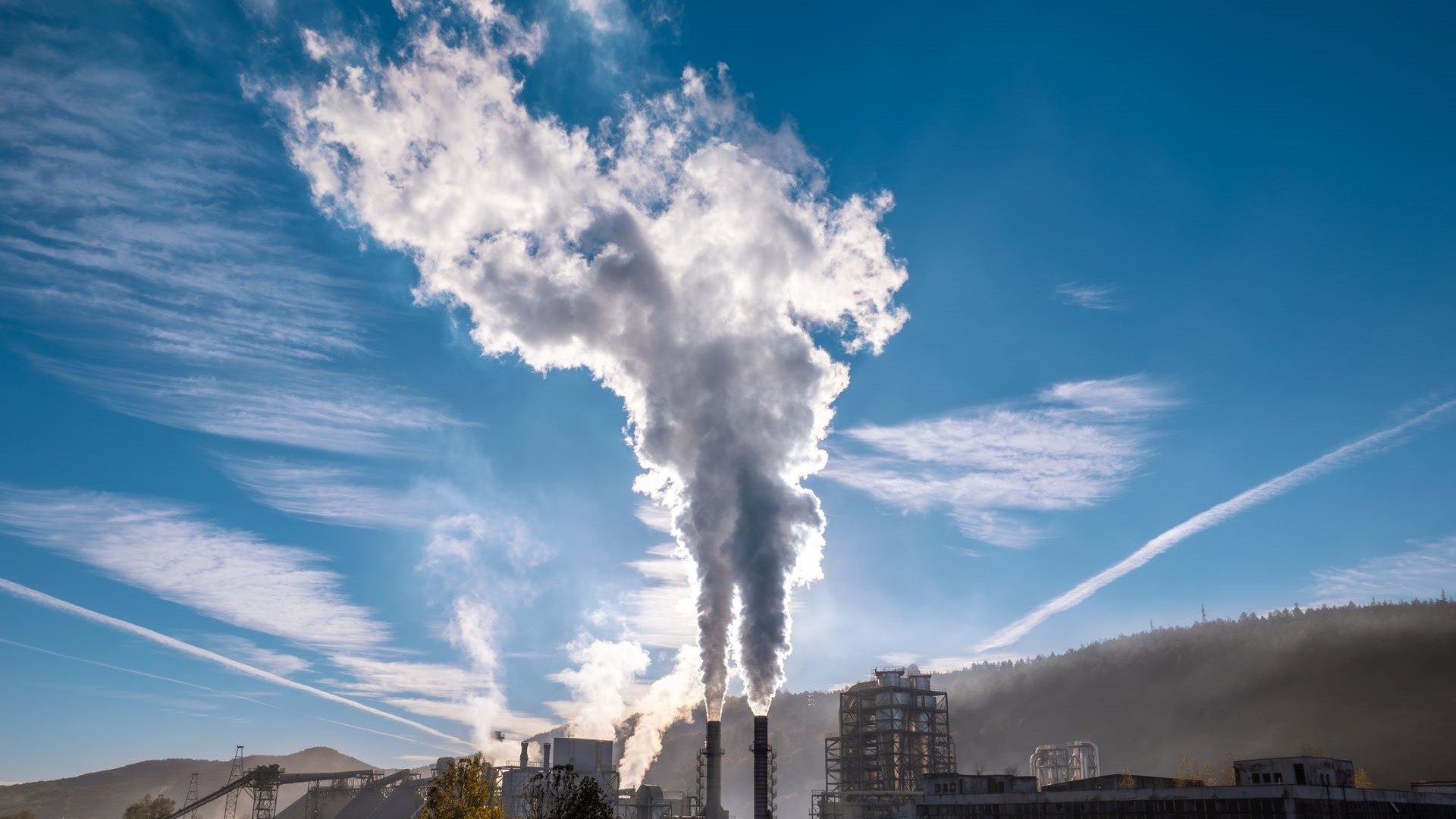 Учёные нашли метод преобразовывать выбросы CO2 заводов непосредственно в топливо