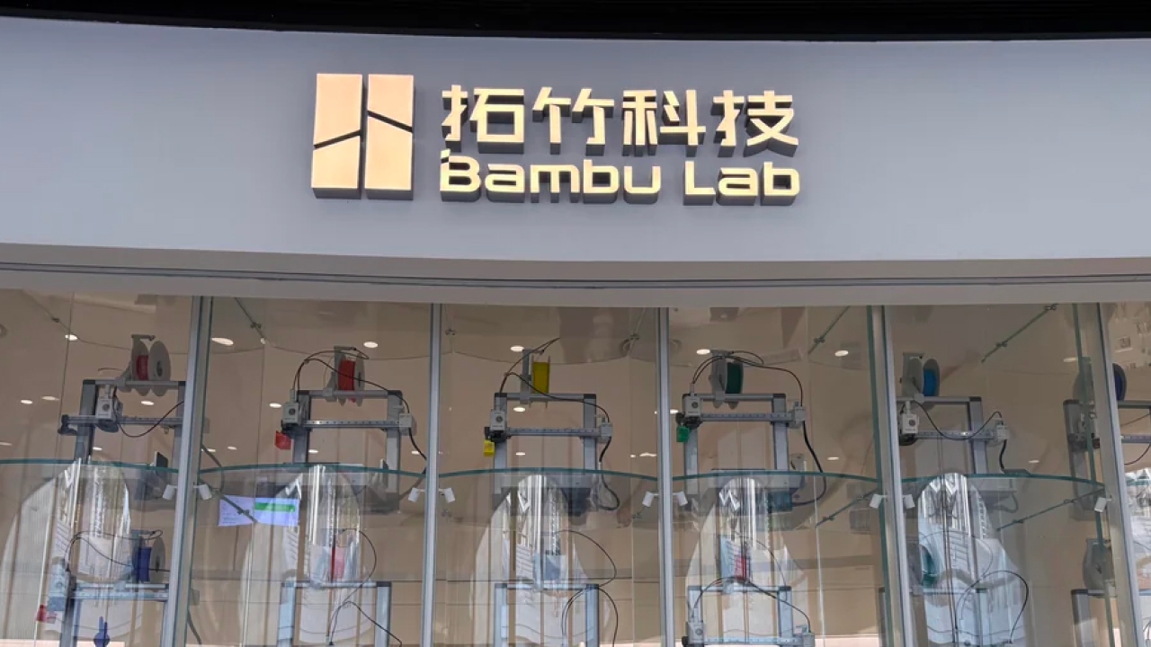 Bambu Lab угрожает судом разработчику, который вернул в форк Orca Slicer отправку заданий на принтеры компании