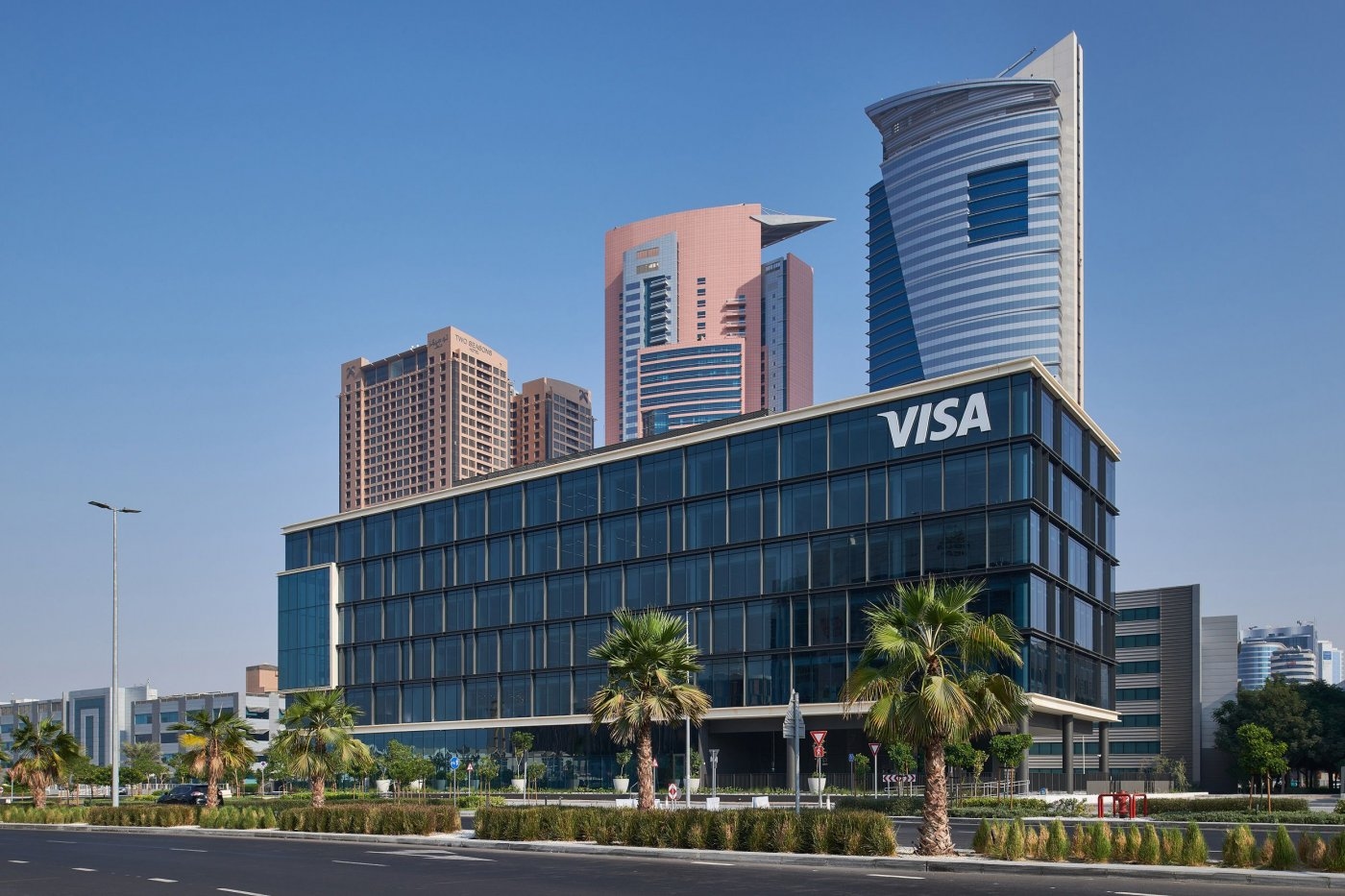 Visa инвестировала в Replit: ИИ-агенты получат право платить картой