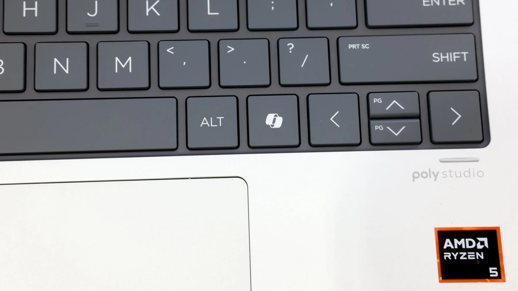 Ввоз ноутбуков Samsung и Asus в РФ усложнят: что ждёт сегмент после изменения перечня товаров для параллельного импорта