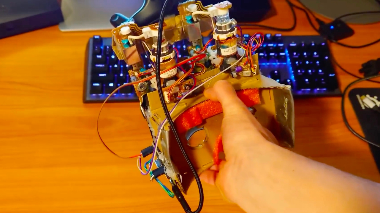 Инженер-энтузиаст собрал VR-гарнитуру на базе ЭЛТ-дисплеев