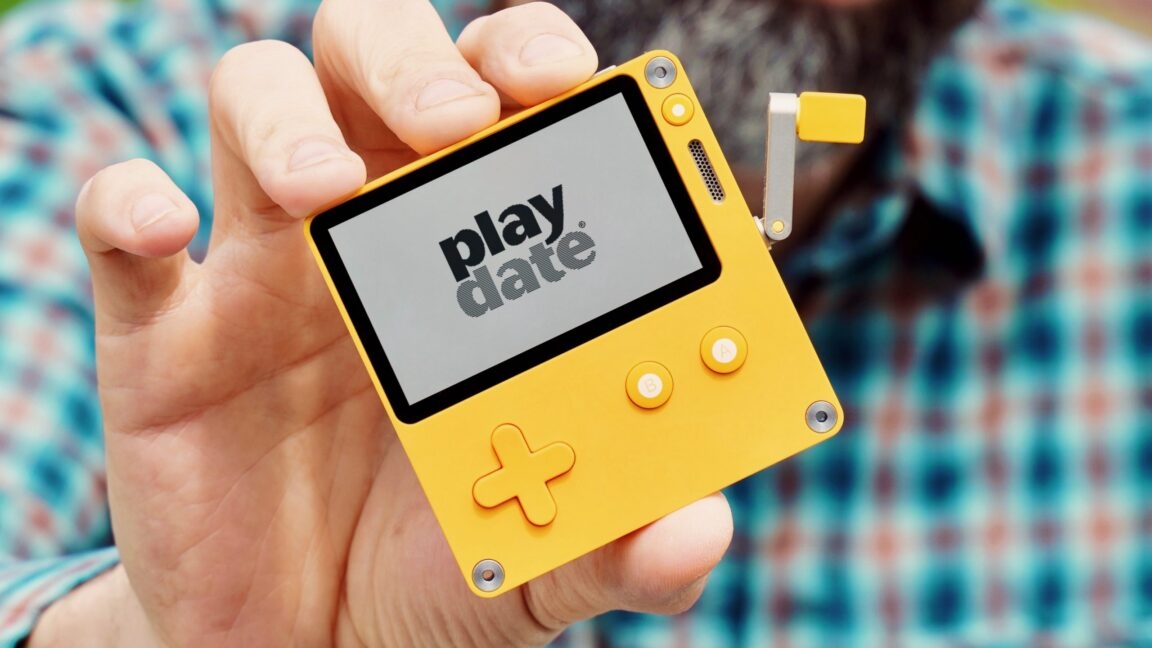 Создатель приставки Playdate возместит покупателям расходы на таможенные пошлины