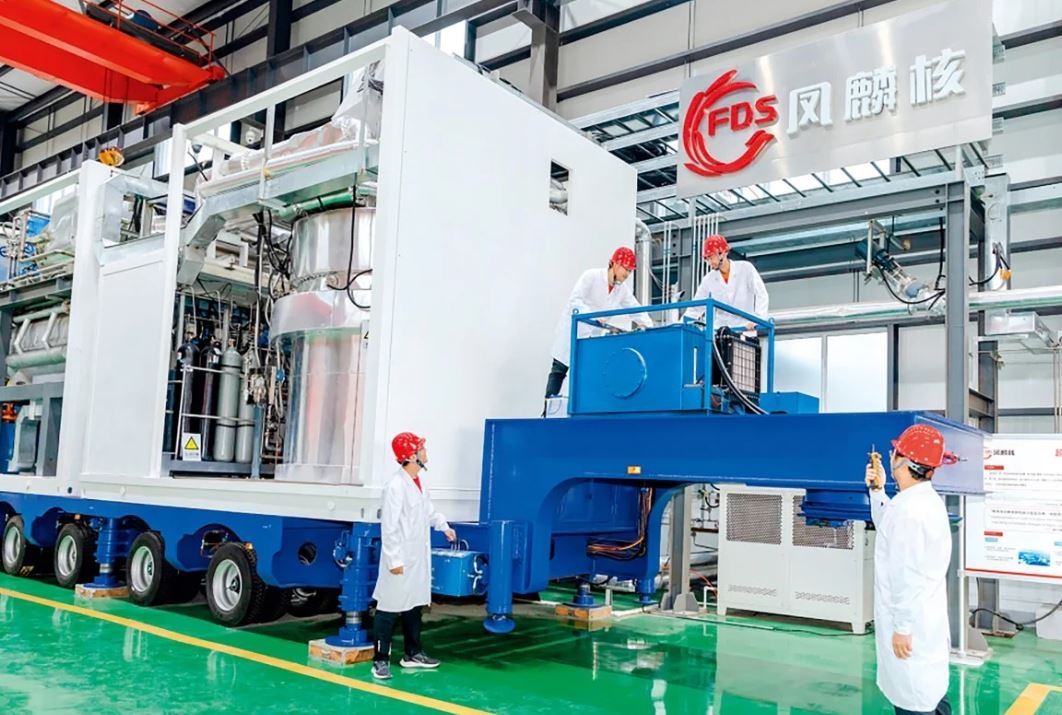 В Китае стартовали испытывать прототип атомного реактора на грузовике