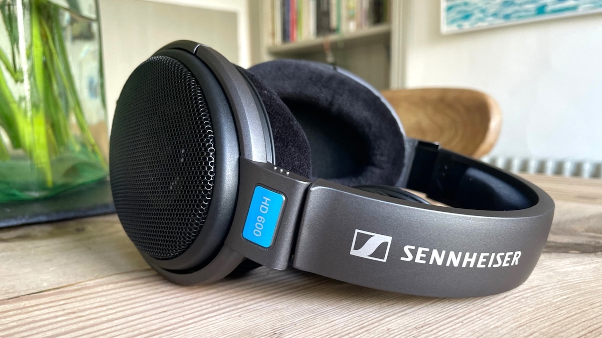 Sonova планирует продать подразделение Sennheiser по производству наушников