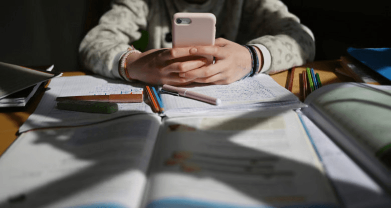 Meta* с помощью ИИ-сканирования будет выявлять аккаунты детей в Facebook** и Instagram**