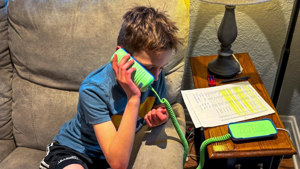 В США и Канаде у детей стал популярен инициатива проводного стационарного телефона с Wi-Fi-подключением Tin Can