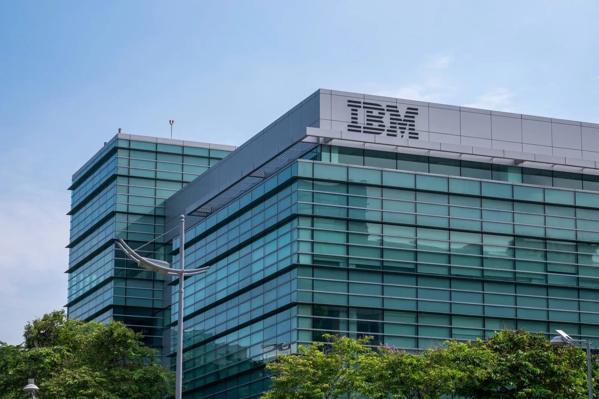 IBM и Red Hat вложат $5 млрд в ИИ-защиту open source
