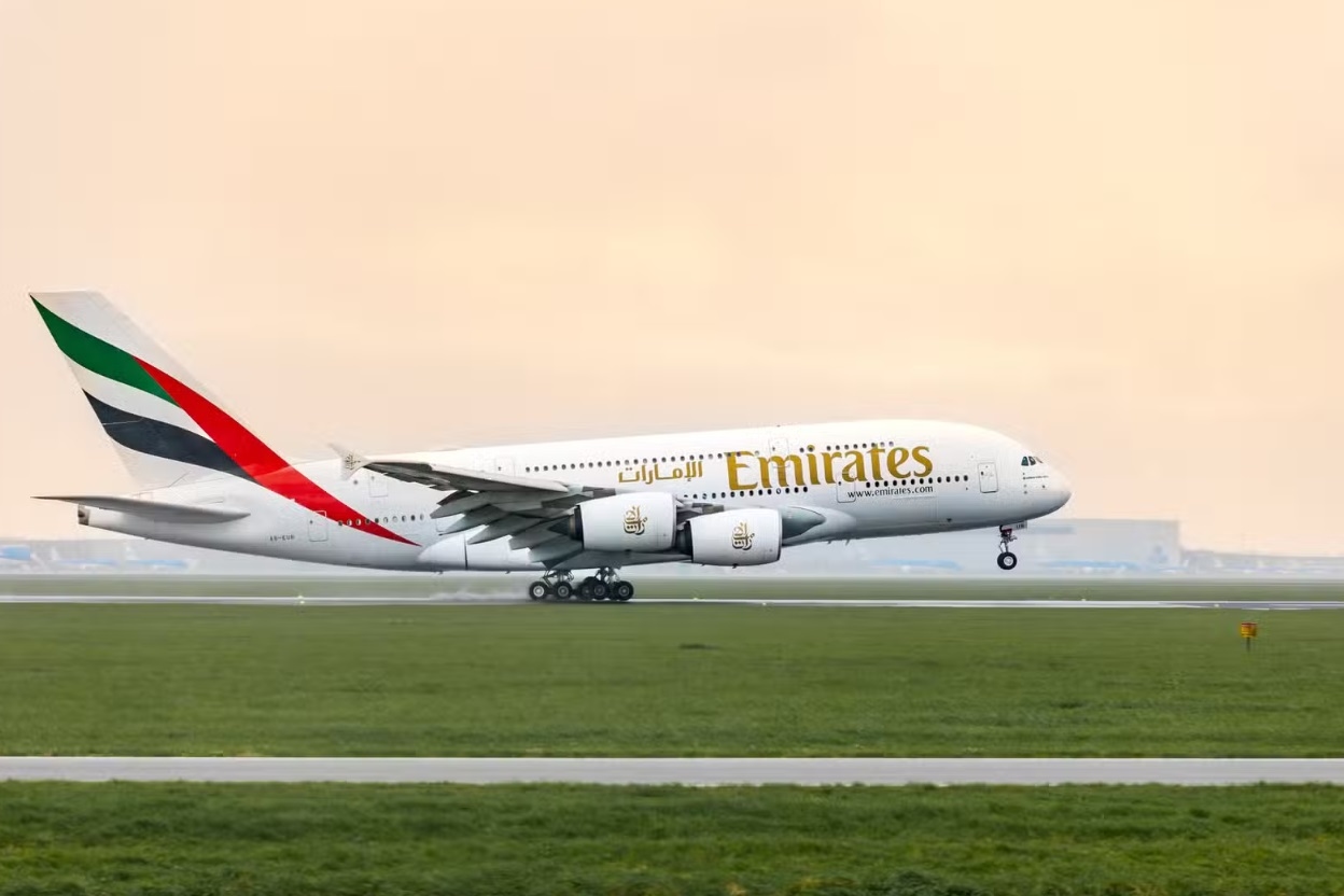 Европейский авиарегулятор потребовал проверить 16 самолётов Airbus A380 в связи с трещин в крыльях