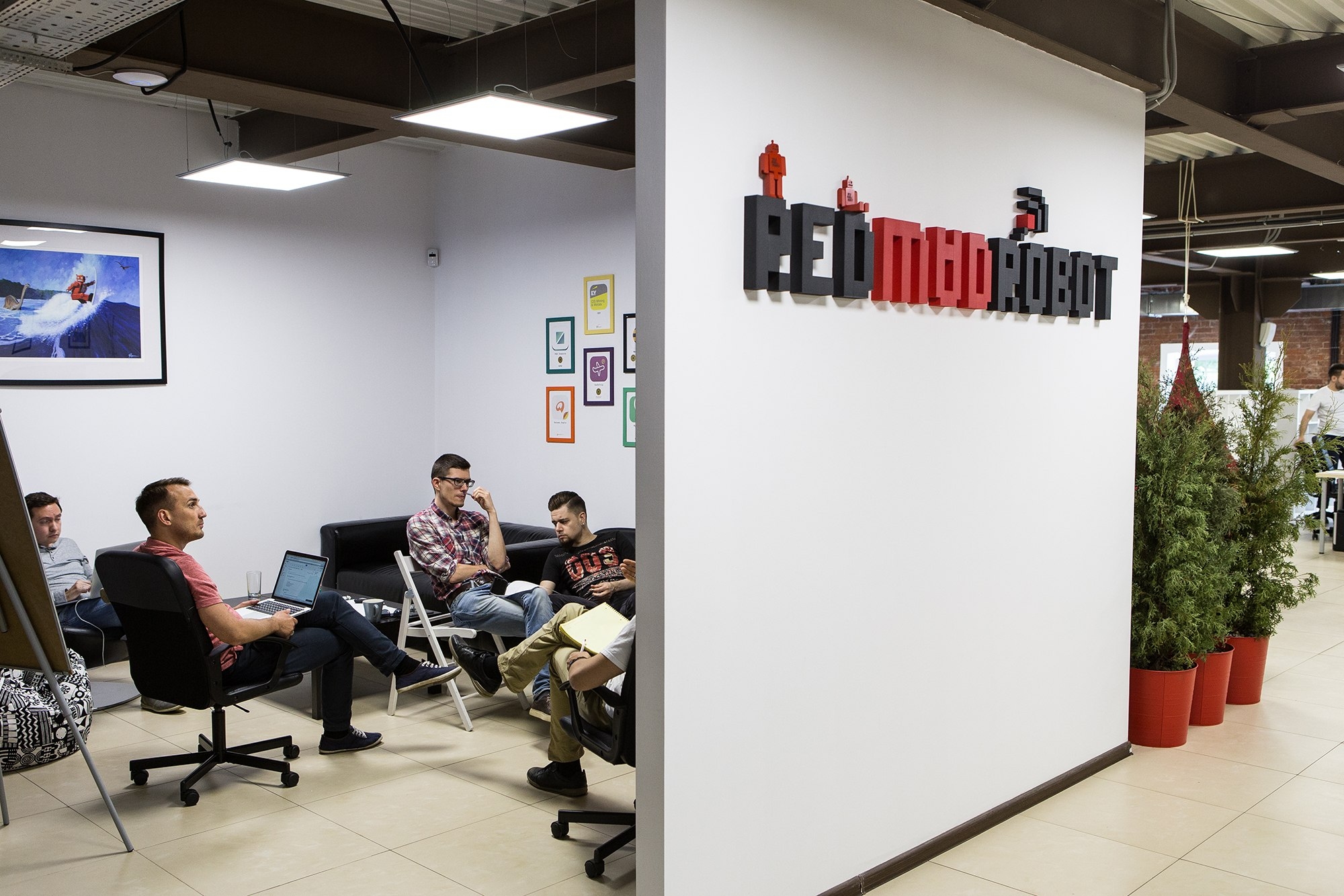 red_mad_robot выпустила платформу для управления LLM в бизнесе