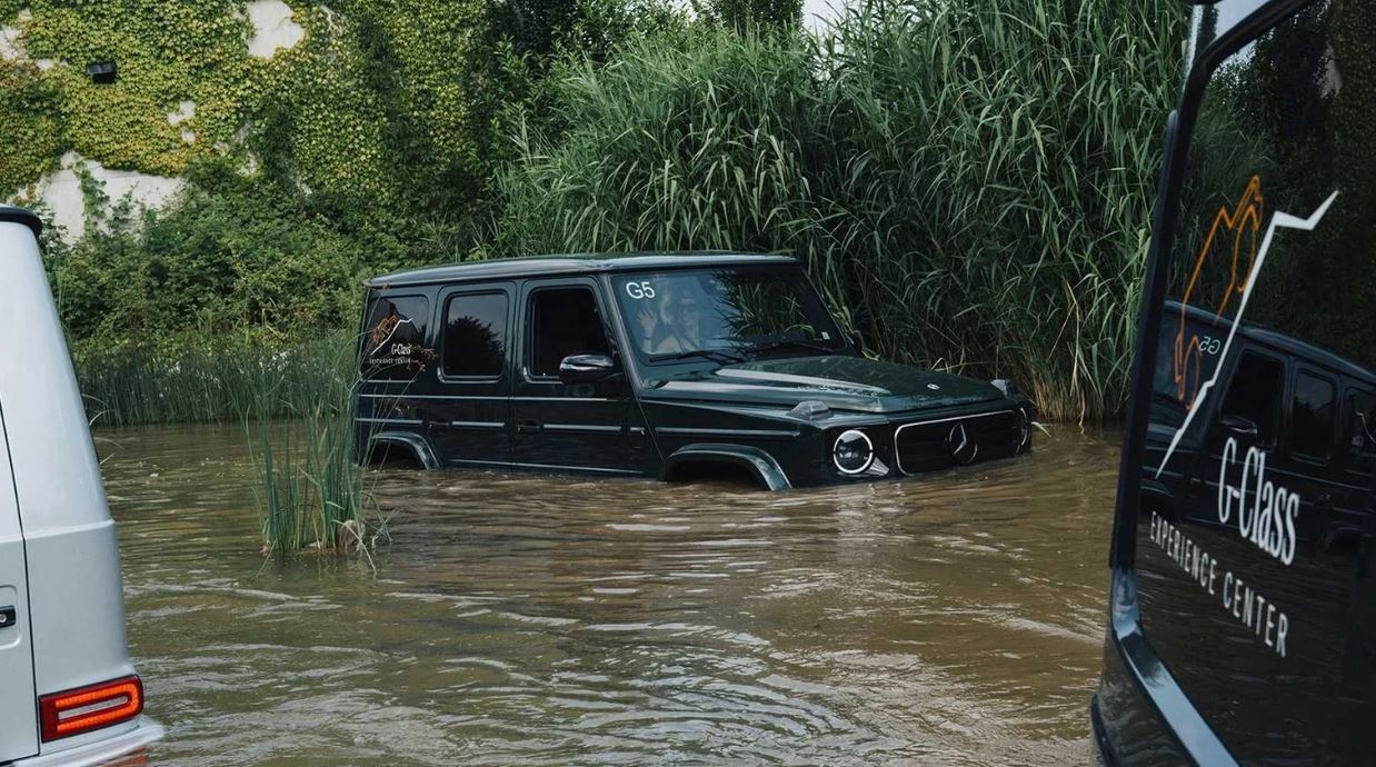 Свежий патент Mercedes поможет превратить электрическую схема G‑Class в лодку