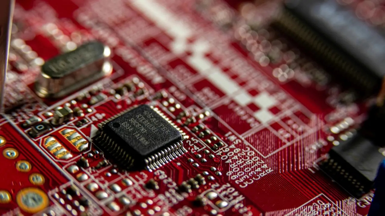 Учёные разобрались, как работает туннелирование электронов