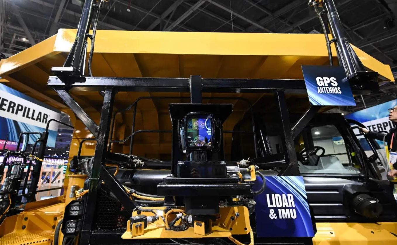 Caterpillar разрабатывает средство ИИ с учётом опыта автоматизации в горнодобыче
