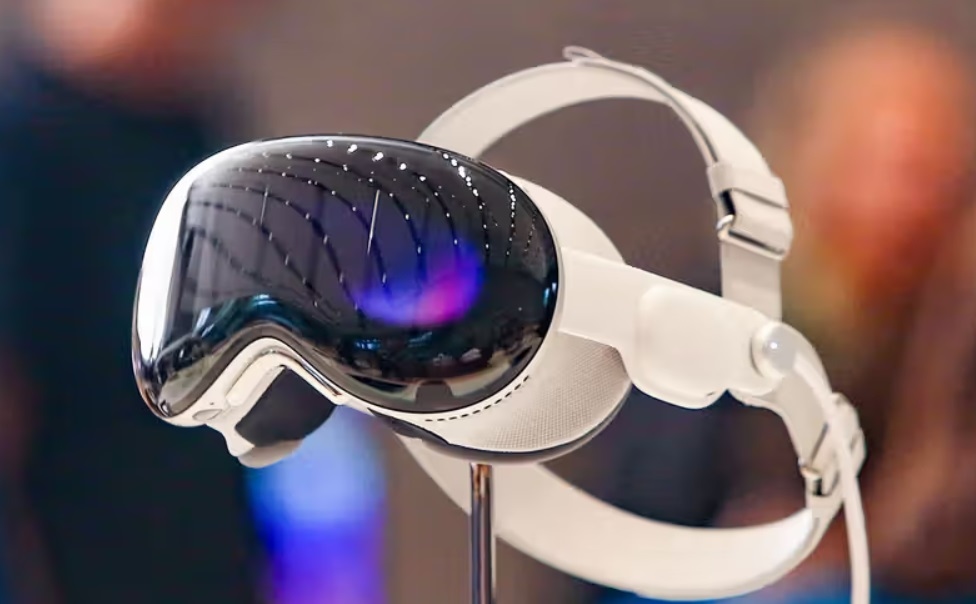 В США прошла первая в мире операция по удалению катаракты с использованием Apple Vision Pro