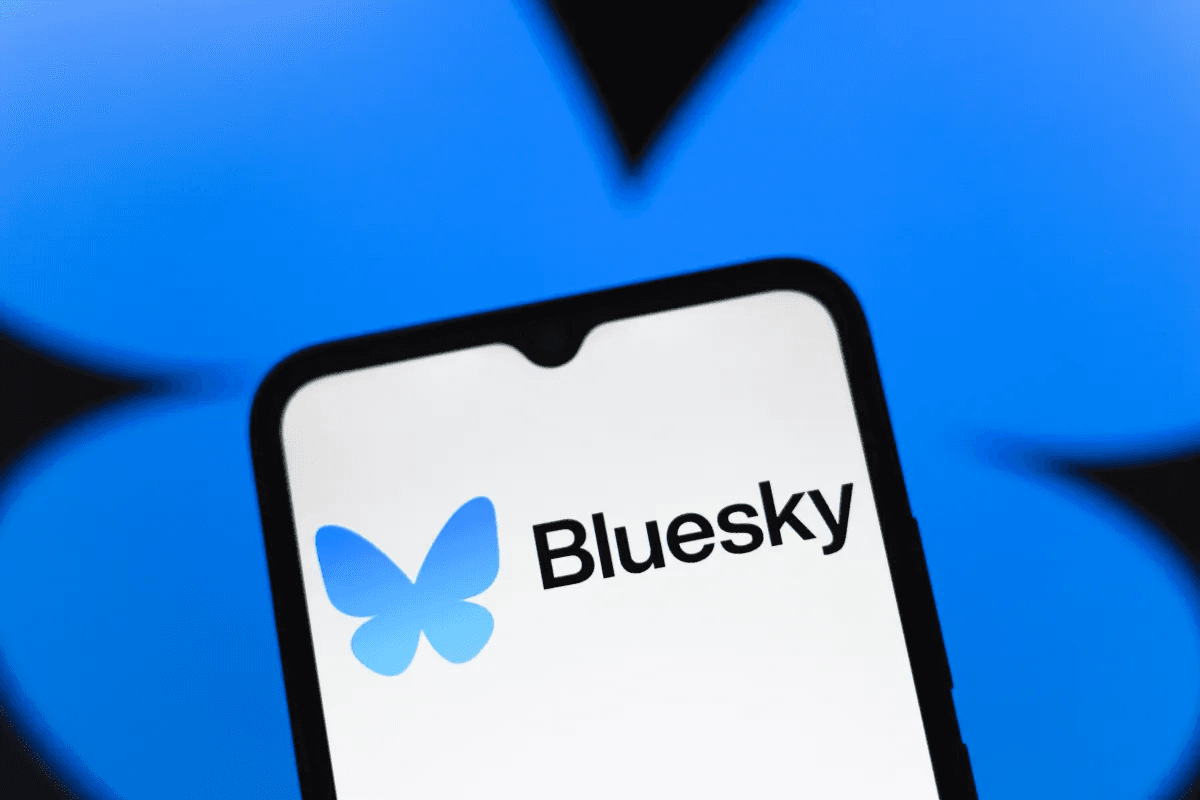 Bluesky показала Attie — AI-приложение для создания собственных алгоритмов и лент