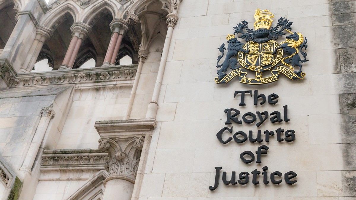 Британец использовал умные очки для «подсказок» в Высоком суде Лондона