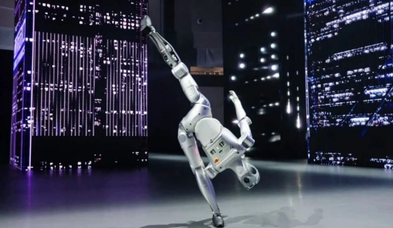 LimX Dynamics представила гуманоидного робота Luna, который выполнил иллюзорный поворот