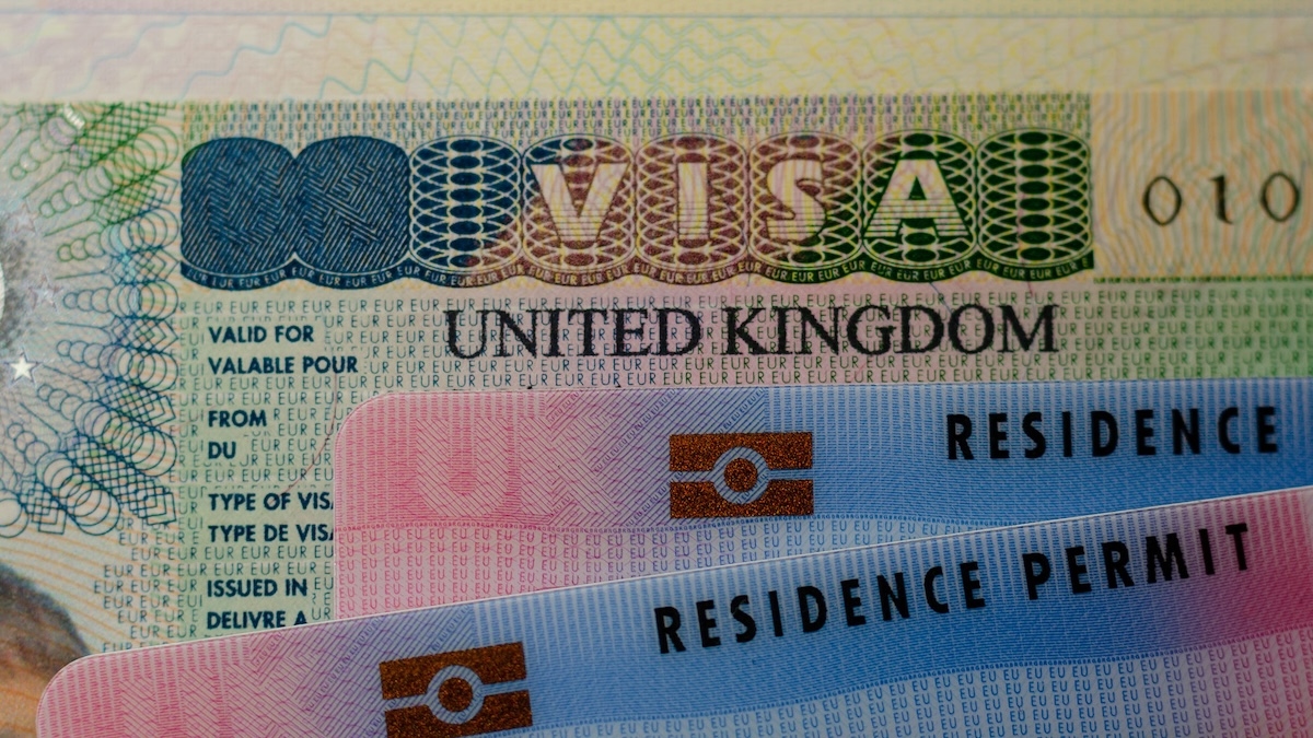 Веб-сайт UK Visa Portal выложил в сеть тысячи паспортов и селфи заявителей, до сих пор не устранив утечку