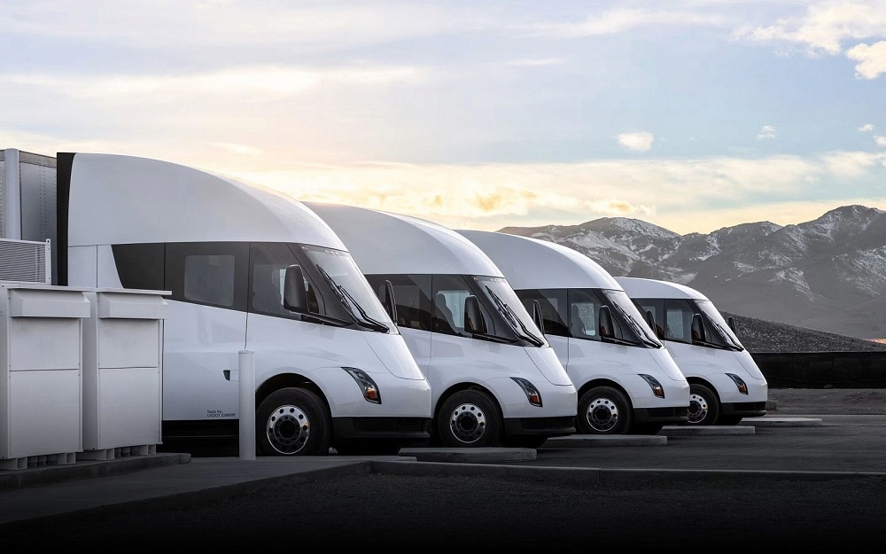 Tesla Semi получит батареи на 822 кВт⋅ч и 548 кВт⋅ч