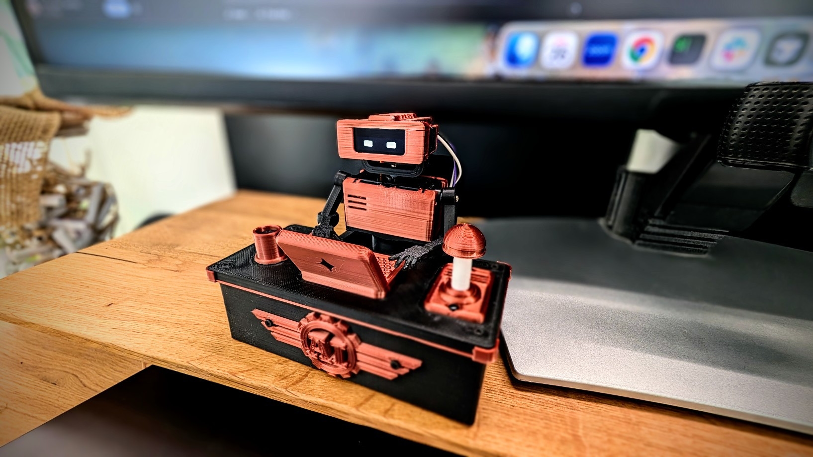 Представлен публике робот — физическое тело для ИИ‑агента на базе ESP32
