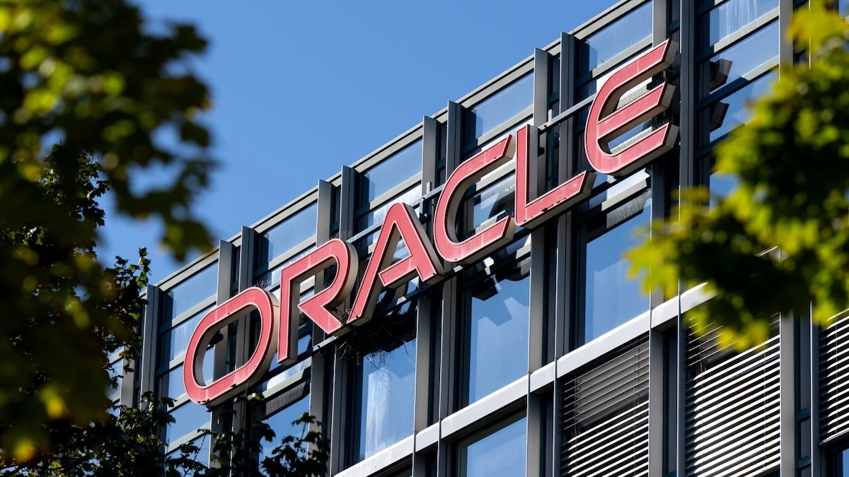 Oracle планирует провести новые увольнения, чтобы сократить расходы на фоне масштабных инвестиций в ИИ‑инфраструктуру