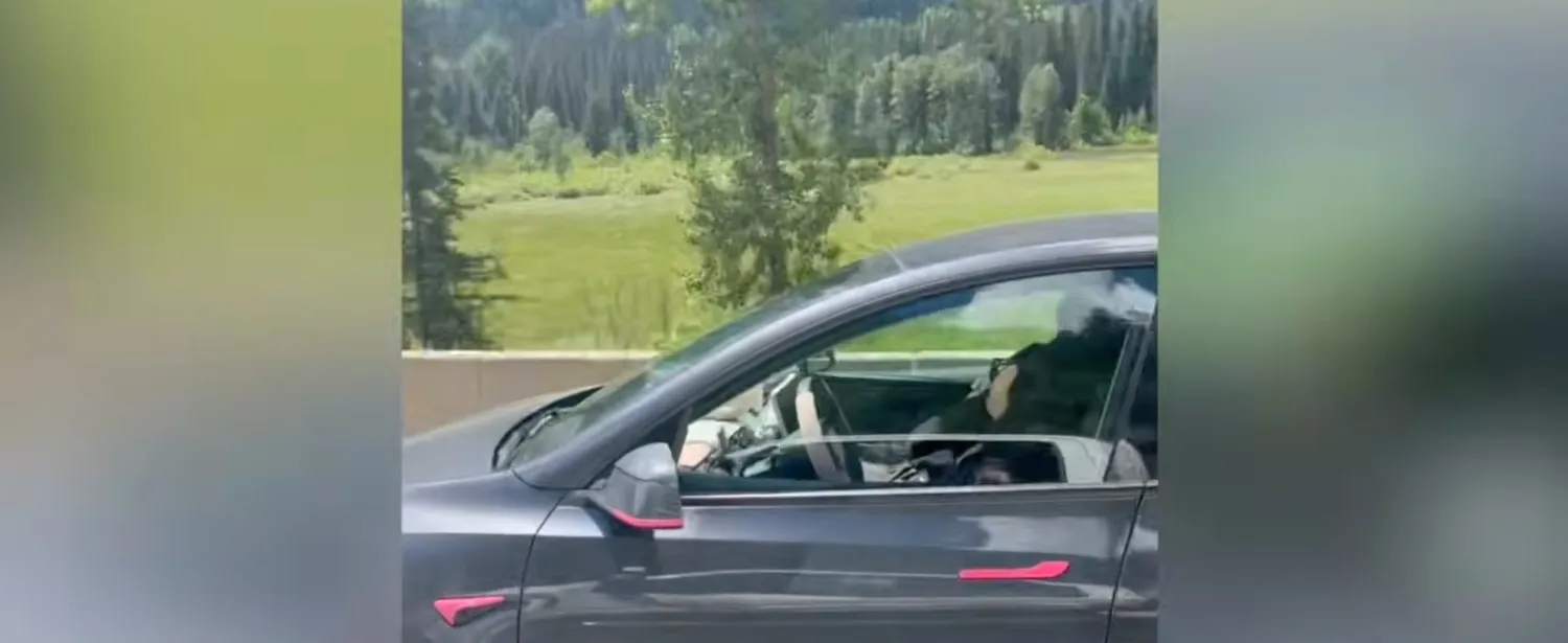 Фотокамера Tesla не смогла предотвратить сон за рулём на скорости 100 км/ч — водитель был в очках