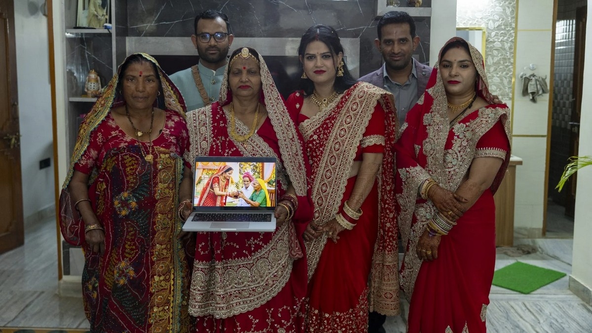 В Индии используют ИИ-дипфейки, чтобы добавлять умерших или отсутствующих родственников на видео